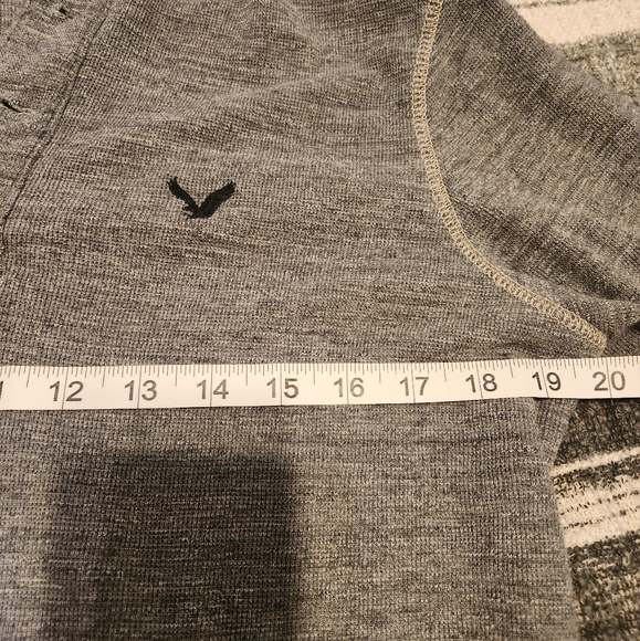 Unisex American Eagle Outfitters hooded Henley w/pouch grey 1/4 button xs - Picture 3 of 7